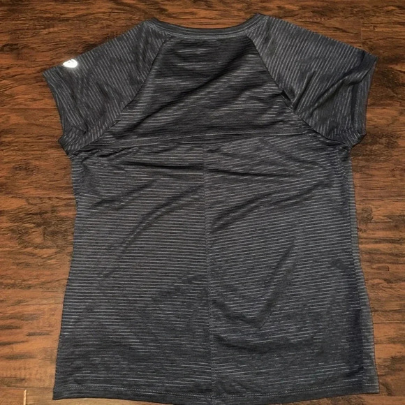 EUC ASICS Dark Gray Short Sleeve Shirt (S) - Picture 3 of 5